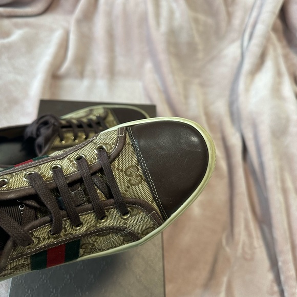 Women’s Gucci Sneakers - Picture 7 of 15